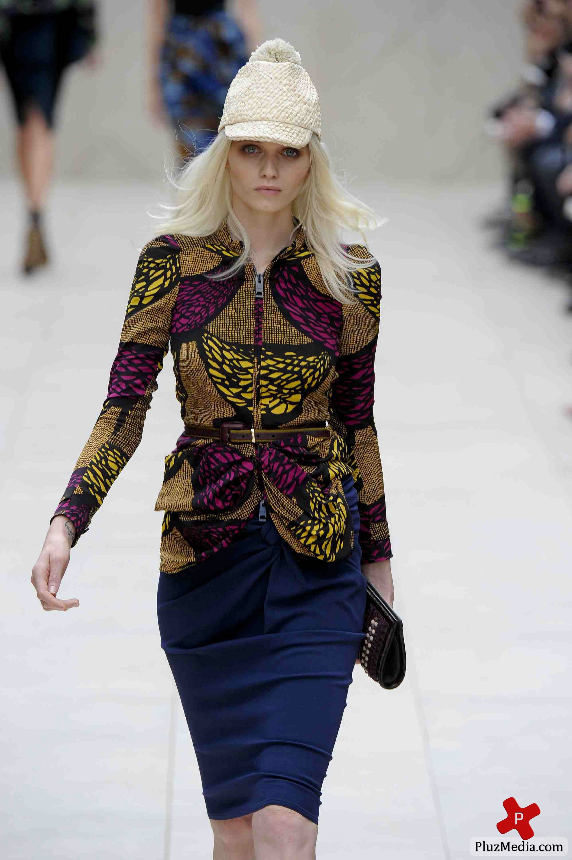 Cara Delevingne 1,London Fashion Week Spring Summer 2012 - Burberry Prorsum - Catwalk | Picture 82575